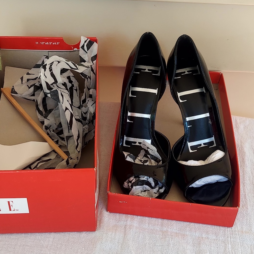 Elle - 4”  Peep-toe Heel, Size 8